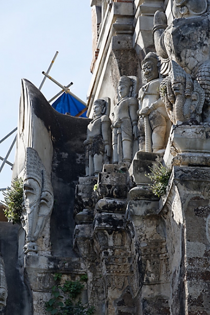 Wat Ratchaburana-054